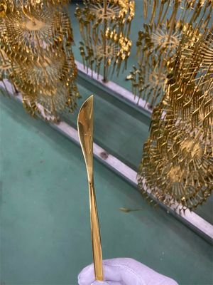 เครื่องเคลือบสูญญากาศ PVD Physical Vapor Deposition Multi Arc Ion สำหรับนาฬิกาและเครื่องมือ