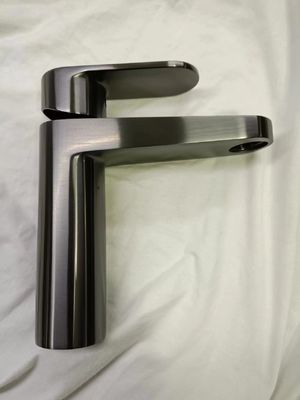 เครื่องเคลือบสุญญากาศ PVD อัตโนมัติเต็มรูปแบบสำหรับการเคลือบตกแต่งพร้อมอุปกรณ์เคลือบแบบ Multi-arc ประหยัดพลังงาน