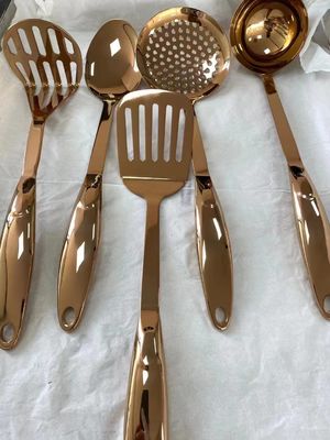 เครื่องเคลือบ PVD แบบอัตโนมัติเต็ม พร้อมความสามารถในการประหยัดพลังงานและห้องว่างที่ทําตามสั่งสําหรับเคลือบไทเทเนียม