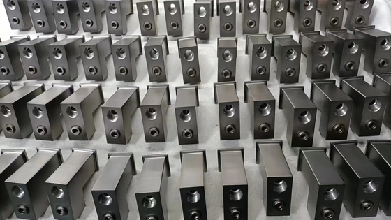กระเบื้องเซรามิกสีสัน PVD วัคูม เครื่องเคลือบโครมไอออนมืออาชีพ