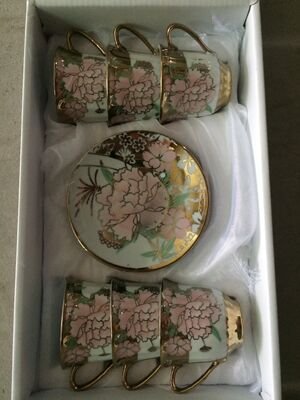 เครื่องเคลือบ PVD อัตโนมัติเต็มสีสดใสสําหรับถ้วยเซรามิกที่มีมาตรฐานปลอดภัยสําหรับอาหาร