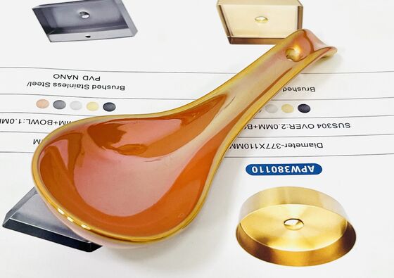 เครื่องเคลือบสูญญากาศ PVD พร้อมการเคลือบที่ปลอดภัยต่ออาหารสำหรับการชุบหลายสีและระบบควบคุมอัตโนมัติเต็มรูปแบบ