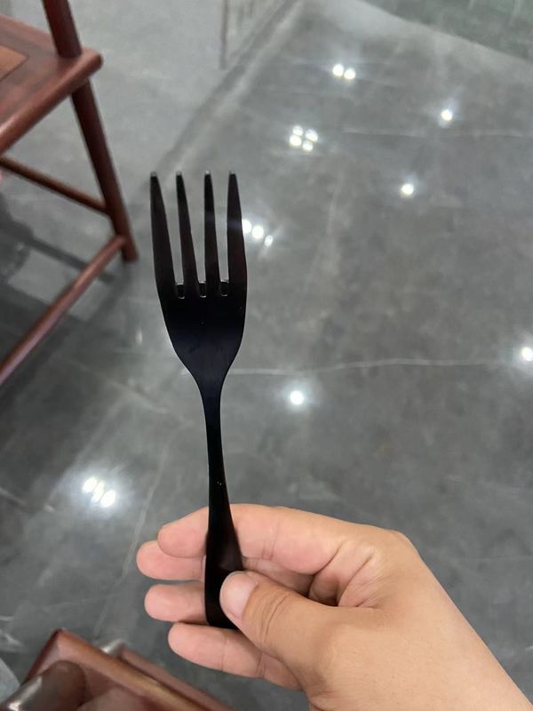 เครื่องจักรขนาดเล็กสำหรับการเคลือบสีทองด้วยกระบวนการที่ทำซ้ำได้ดี สำหรับการเคลือบสูญญากาศ PVD